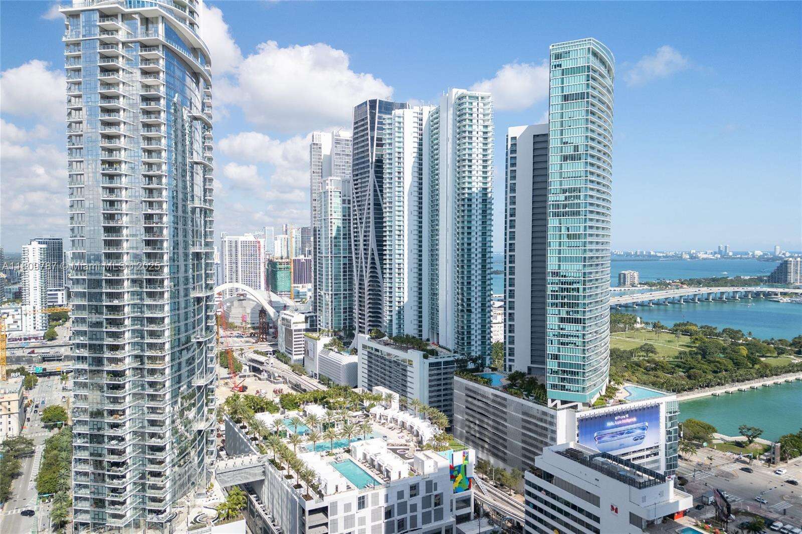 Natiivo | Gale Miami at 159 6 St, Miami, FL 33132 - For Rent photo 2