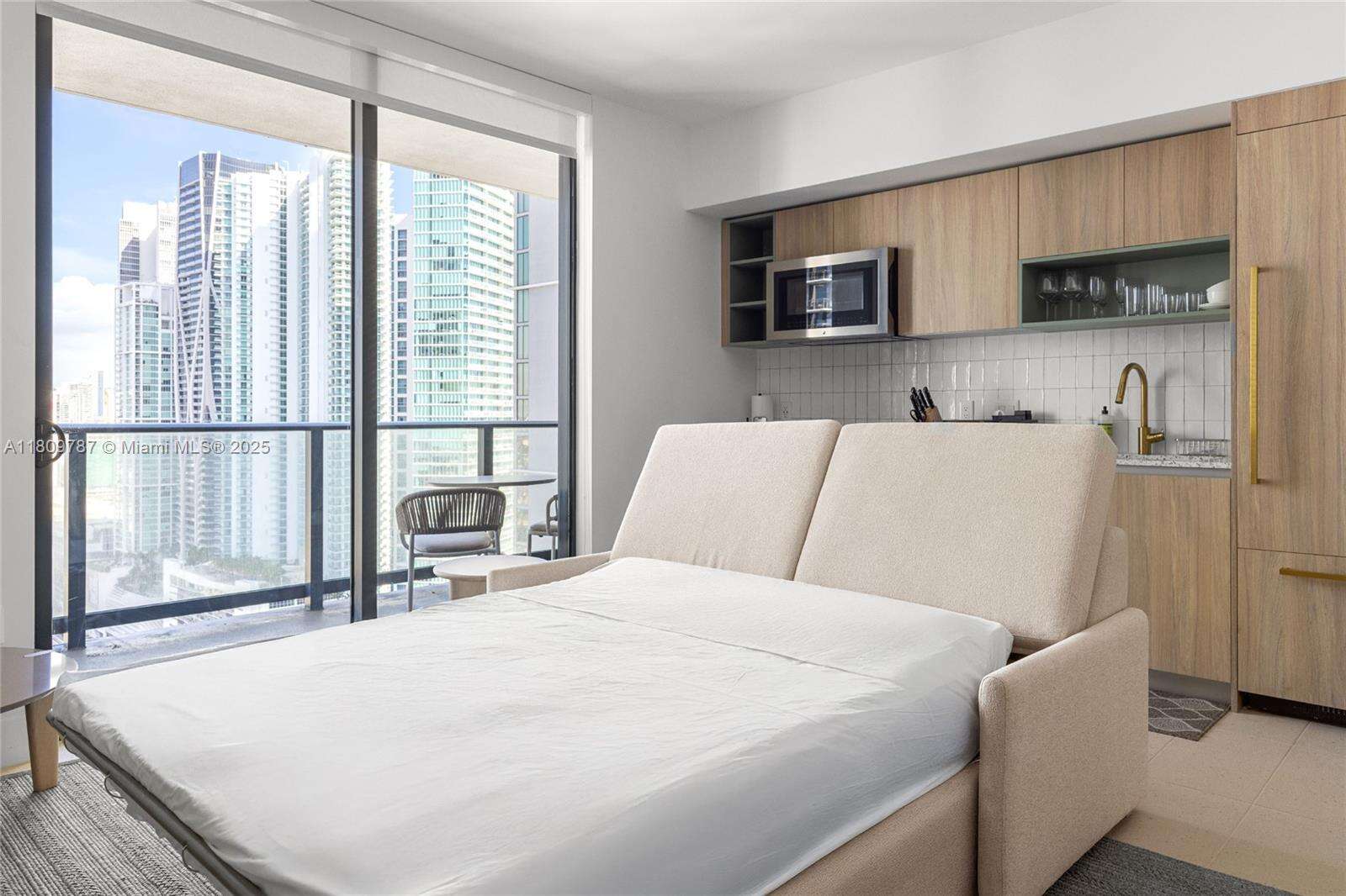 Natiivo | Gale Miami at 159 6 St, Miami, FL 33132 - For Rent photo 11