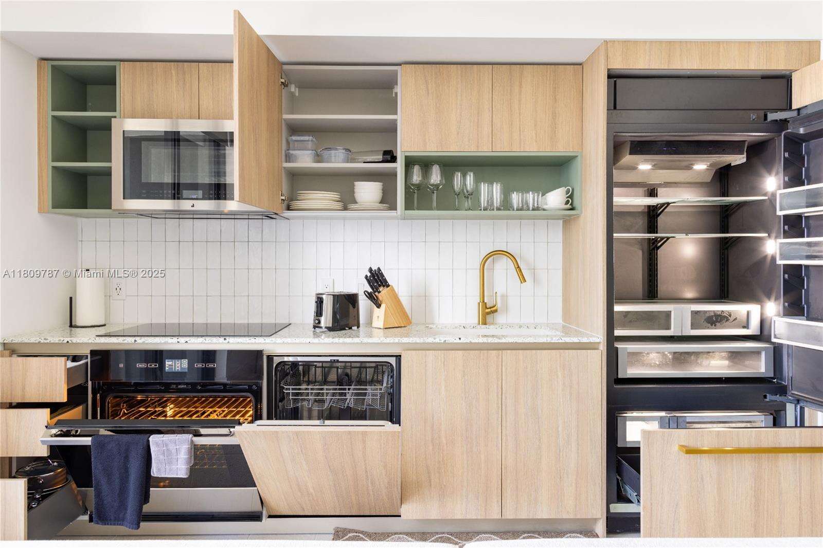 Natiivo | Gale Miami at 159 6 St, Miami, FL 33132 - For Rent photo 15