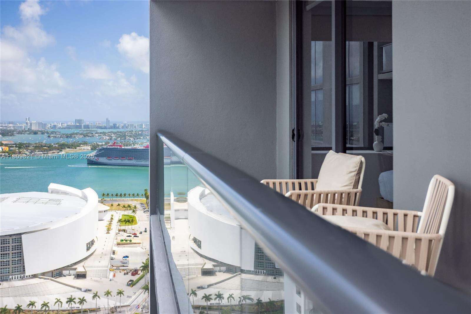 Natiivo | Gale Miami at 159 6 St, Miami, FL 33132 - For Rent photo 11