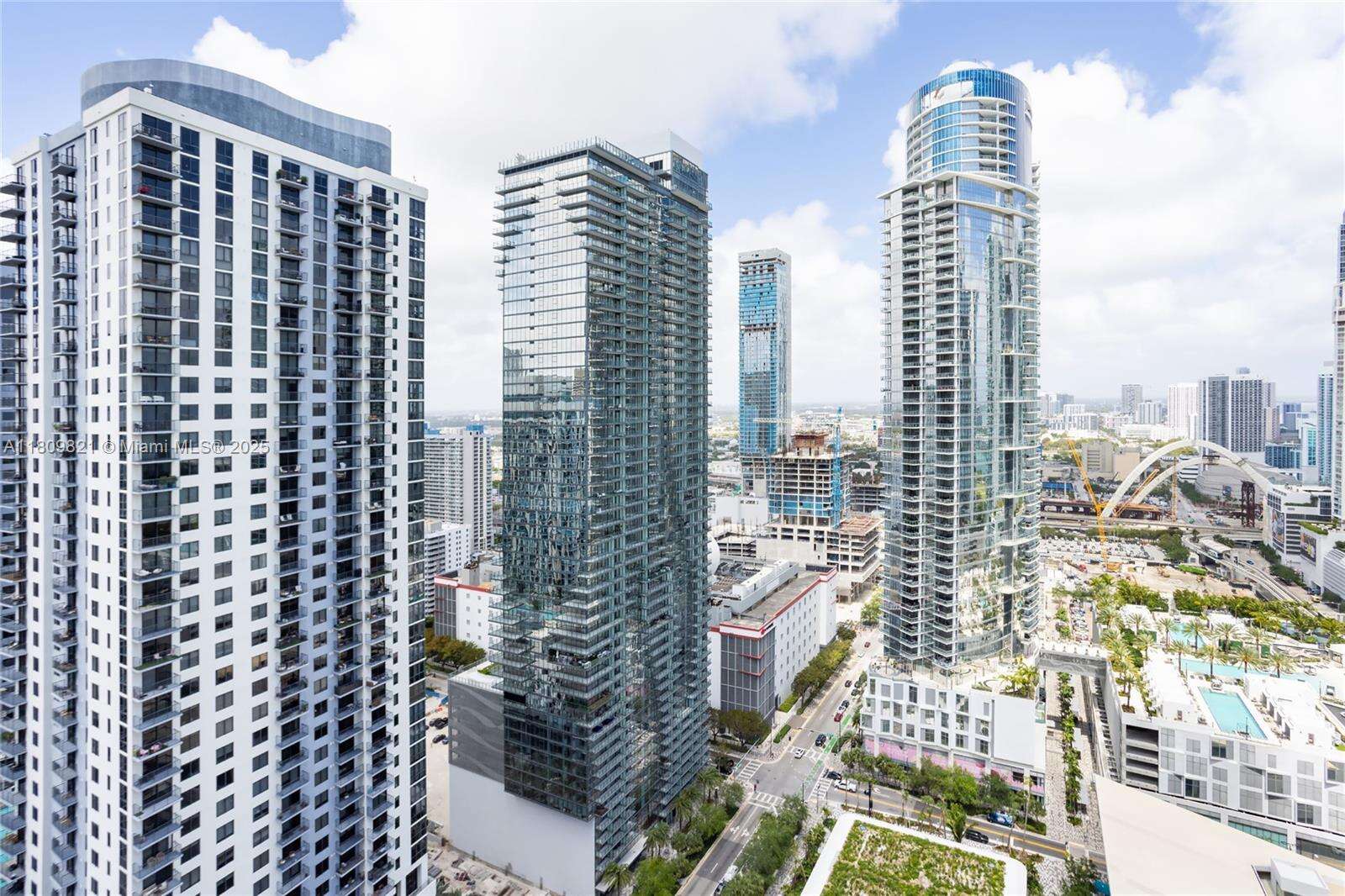 Natiivo | Gale Miami at 159 6 St, Miami, FL 33132 - For Rent photo 12