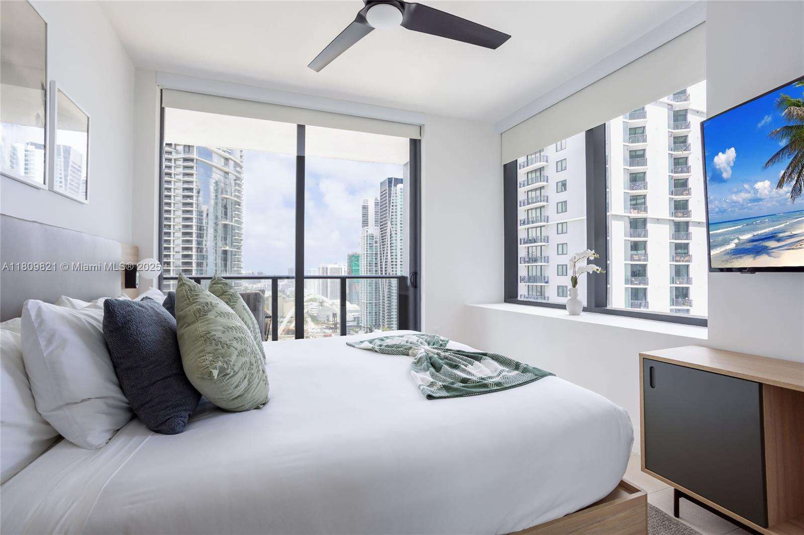 Natiivo | Gale Miami at 159 6 St, Miami, FL 33132 - For Rent photo 14