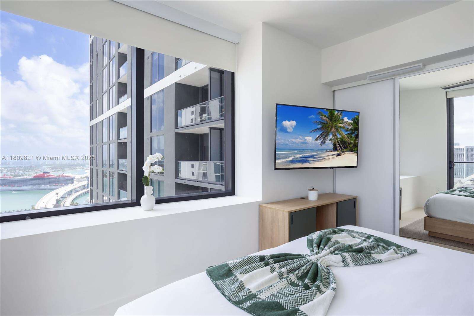 Natiivo | Gale Miami at 159 6 St, Miami, FL 33132 - For Rent photo 16