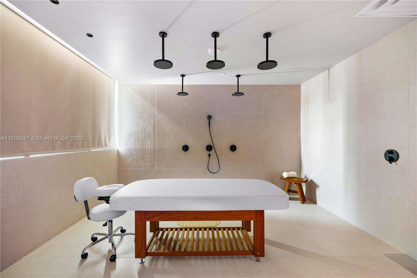 Natiivo | Gale Miami at 159 6 St, Miami, FL 33132 - For Rent photo 11