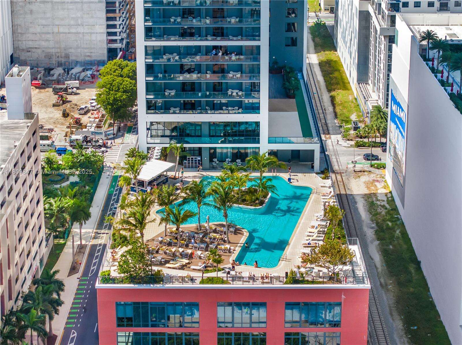 Natiivo | Gale Miami at 159 6 St, Miami, FL 33132 - For Rent photo 12