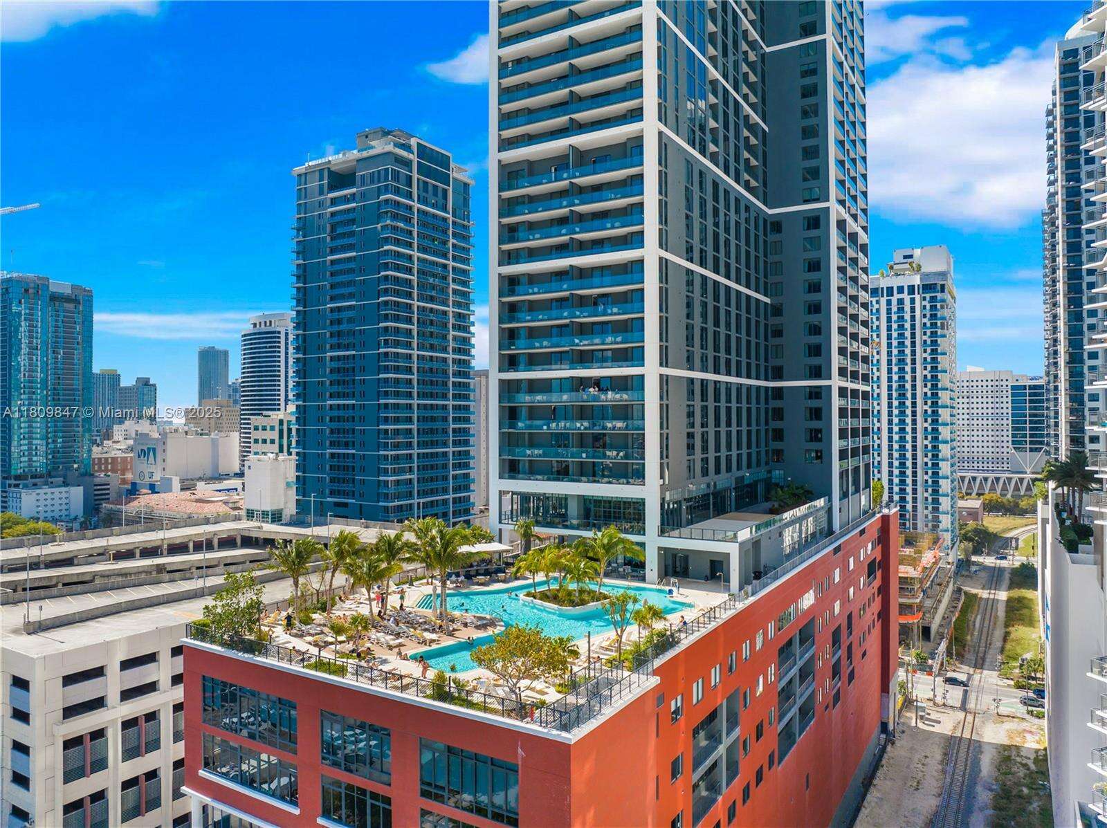 Natiivo | Gale Miami at 159 6 St, Miami, FL 33132 - For Rent photo 3