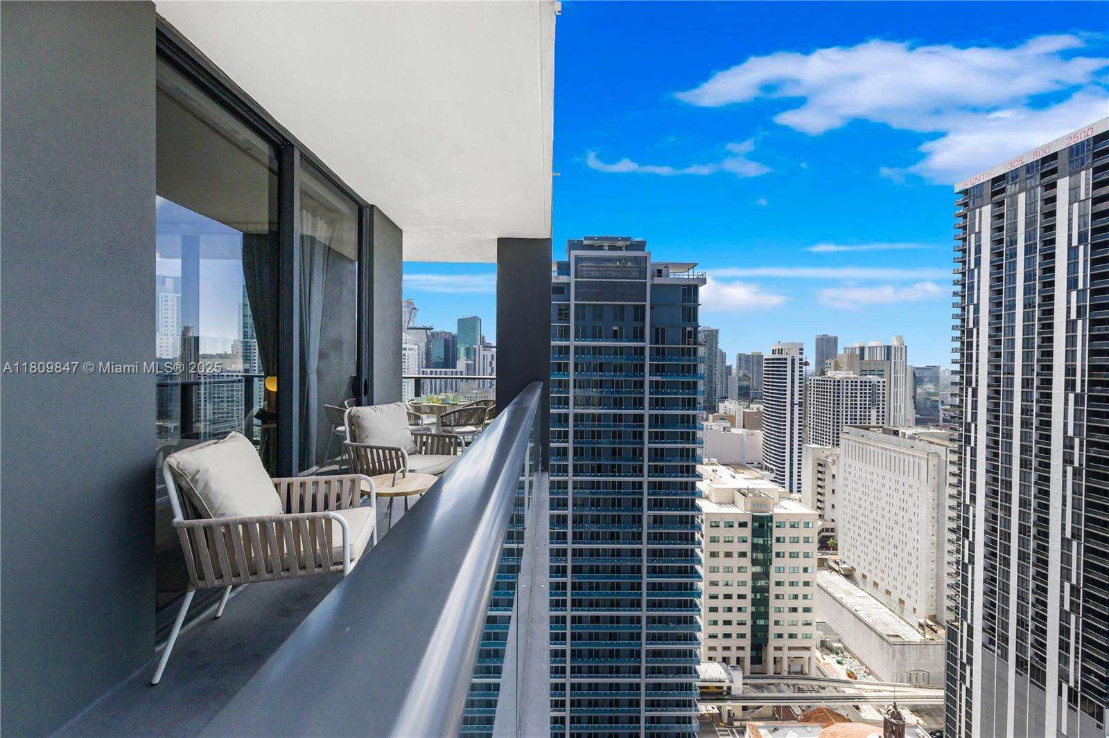 Natiivo | Gale Miami at 159 6 St, Miami, FL 33132 - For Rent photo 10