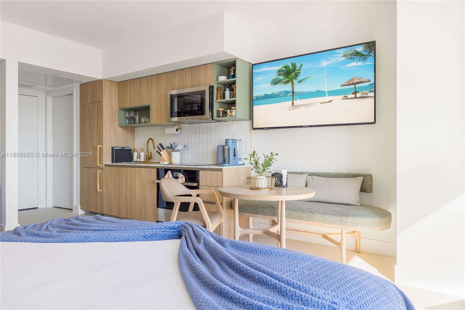 Natiivo | Gale Miami at 159 6 St, Miami, FL 33132 - For Rent photo 16
