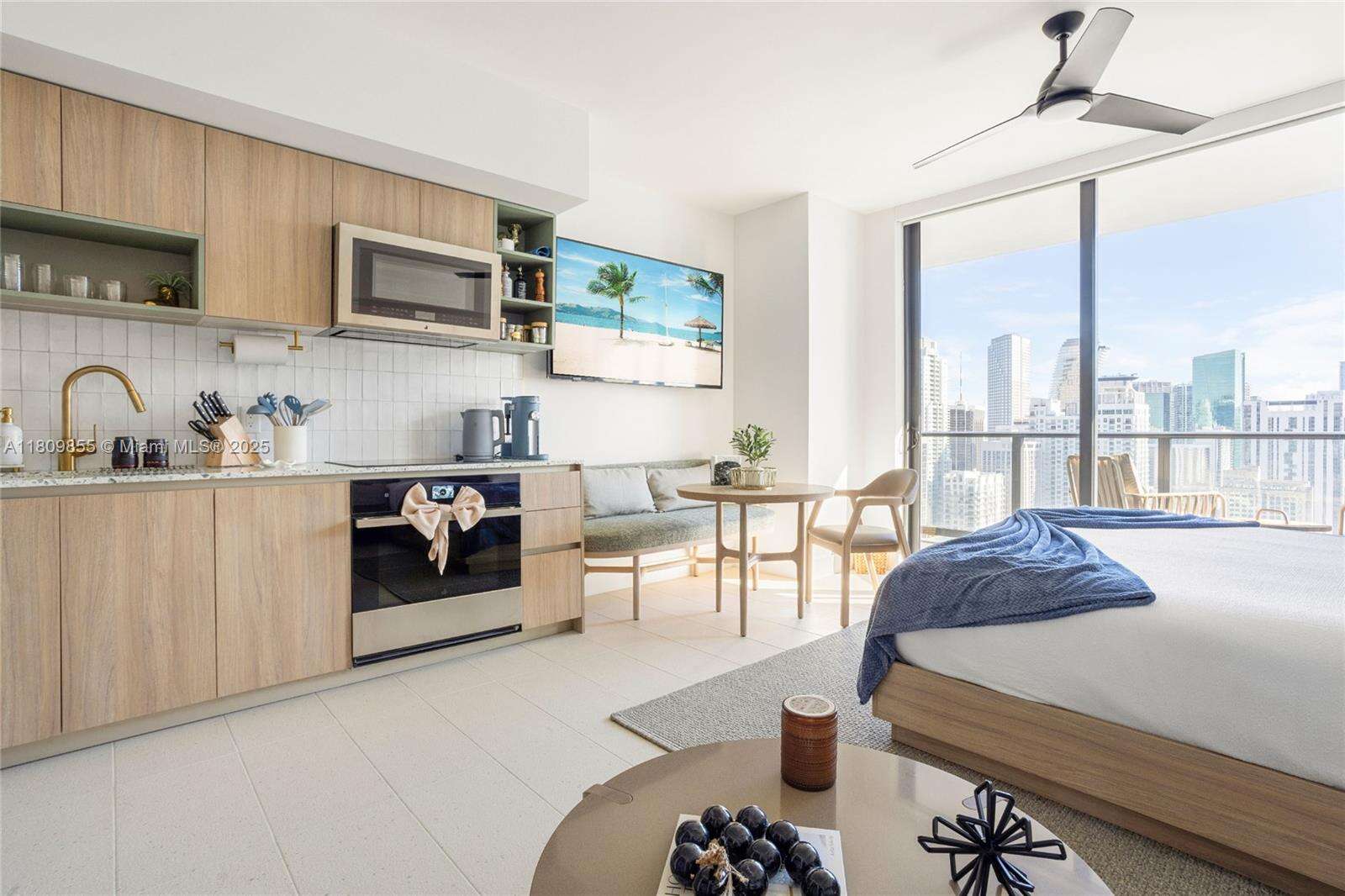 Natiivo | Gale Miami at 159 6 St, Miami, FL 33132 - For Rent photo 3