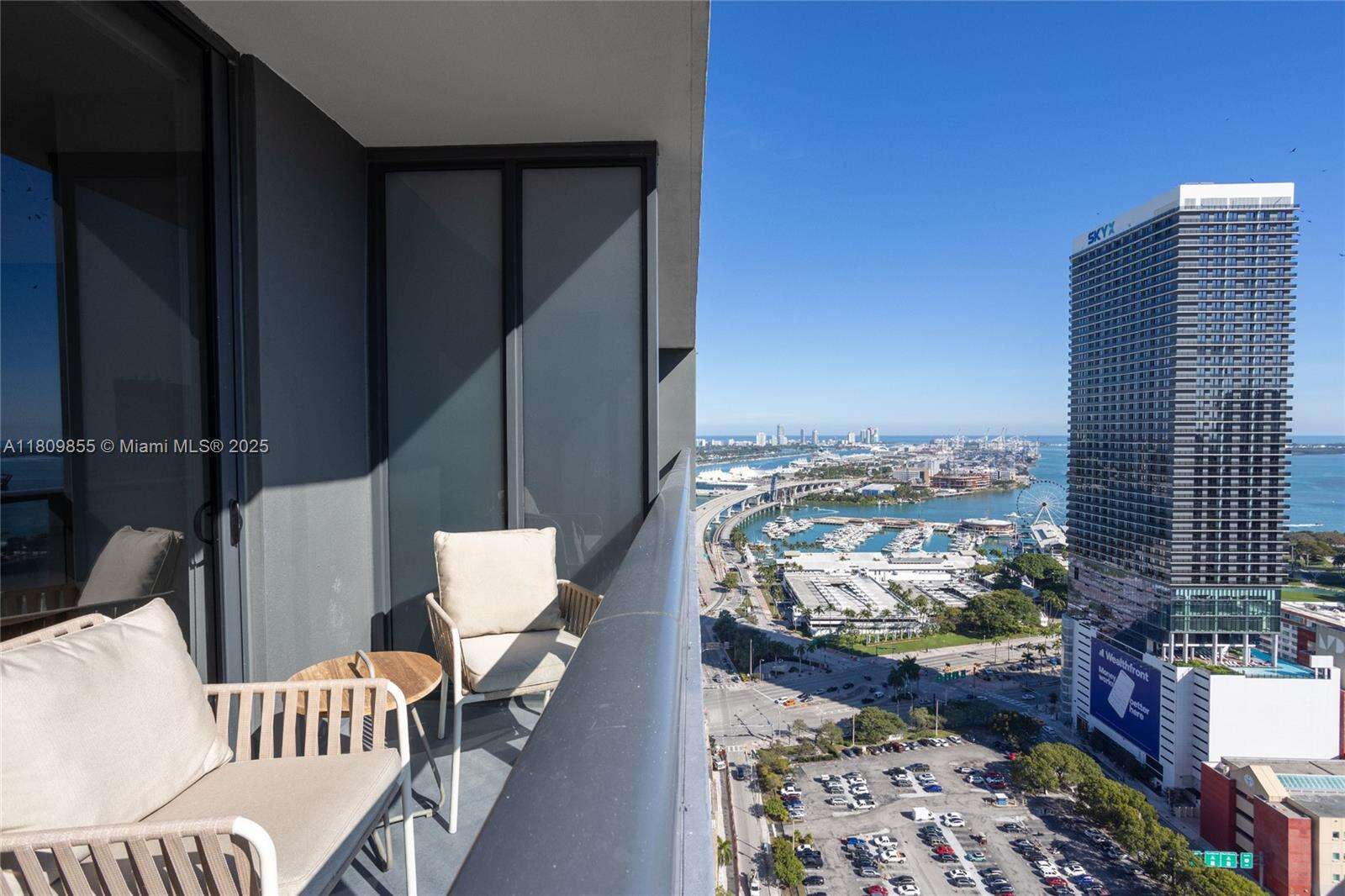 Natiivo | Gale Miami at 159 6 St, Miami, FL 33132 - For Rent photo 33