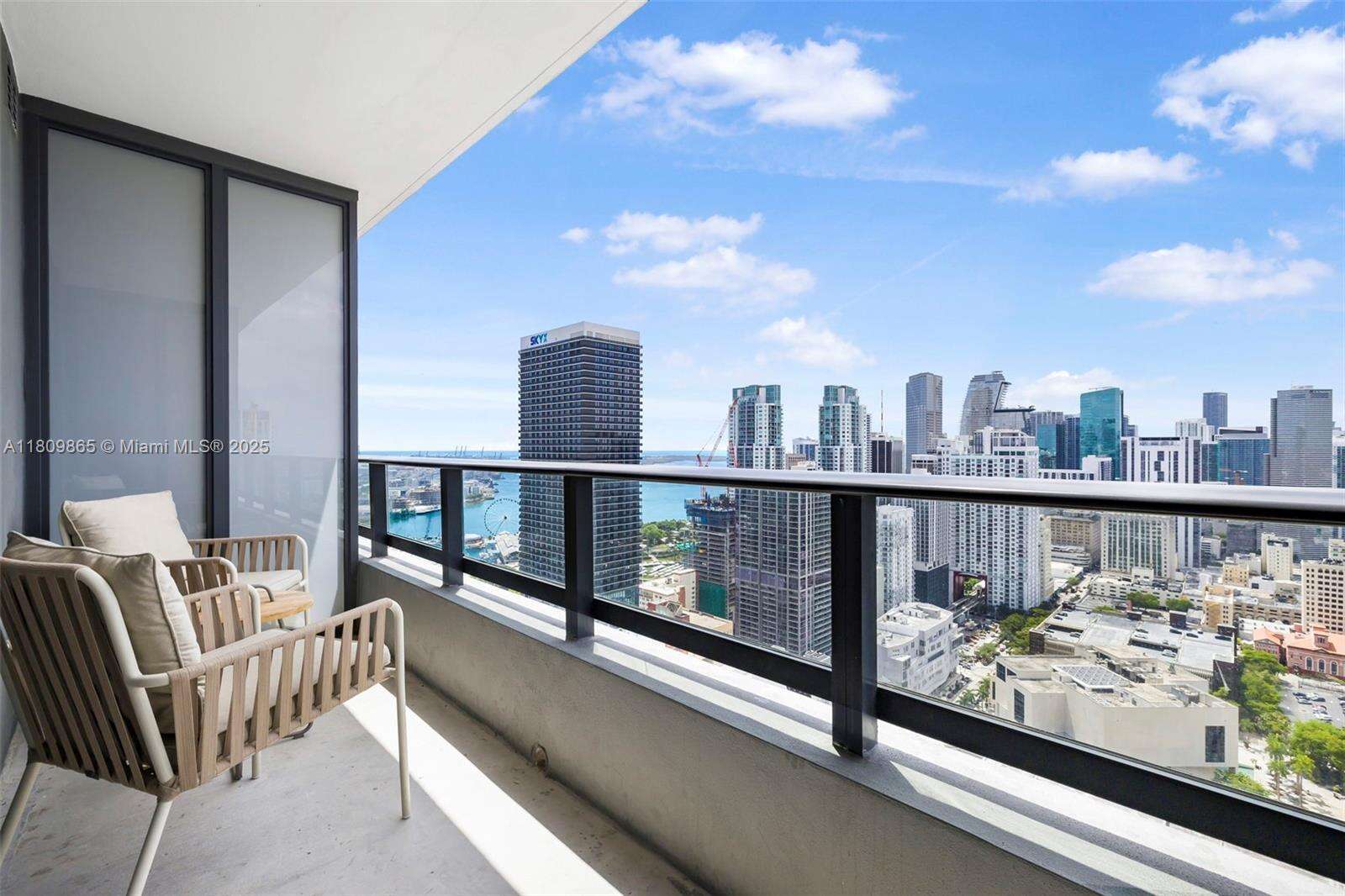 Natiivo | Gale Miami at 159 6 St, Miami, FL 33132 - For Rent photo 1