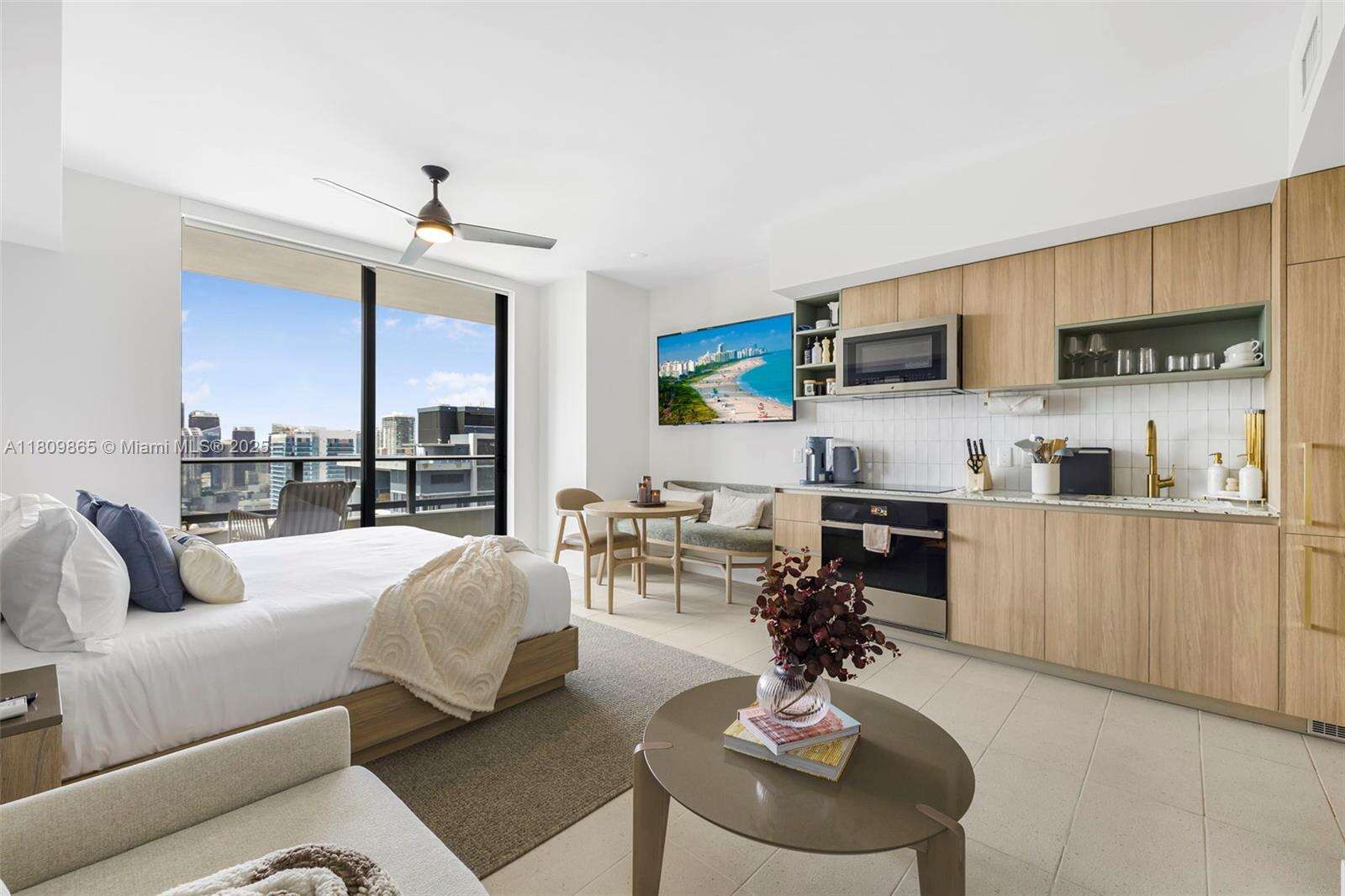 Natiivo | Gale Miami at 159 6 St, Miami, FL 33132 - For Rent photo 19