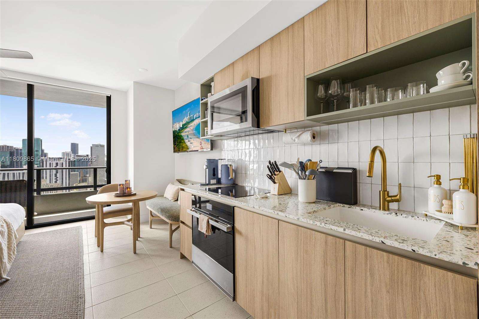 Natiivo | Gale Miami at 159 6 St, Miami, FL 33132 - For Rent photo 3