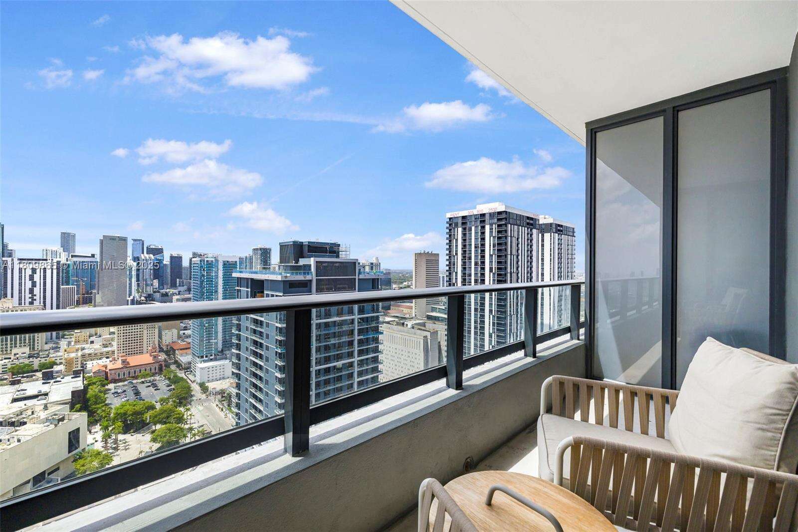 Natiivo | Gale Miami at 159 6 St, Miami, FL 33132 - For Rent photo 39