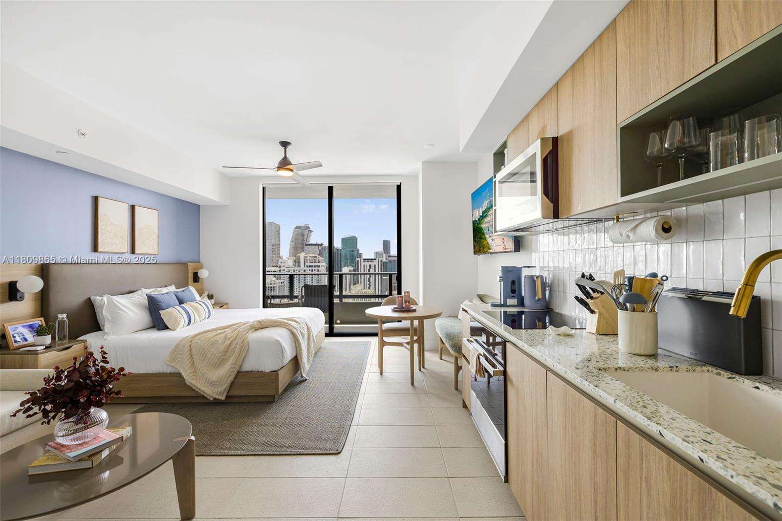 Natiivo | Gale Miami at 159 6 St, Miami, FL 33132 - For Rent photo 6