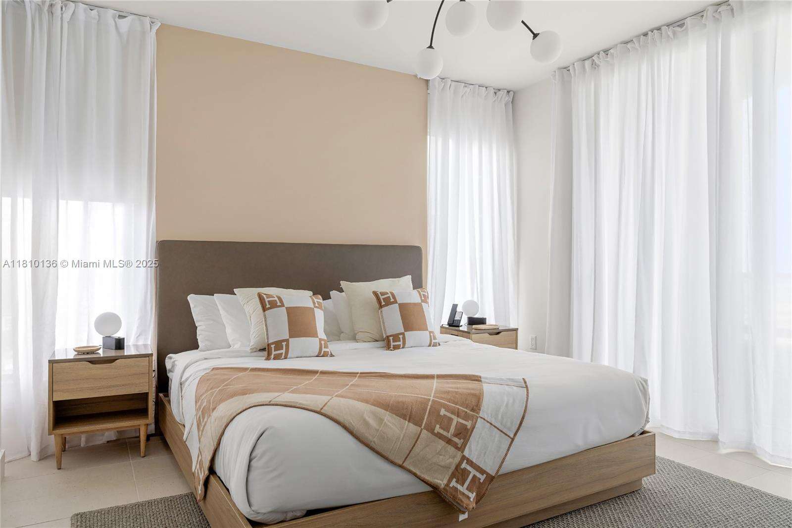 Natiivo | Gale Miami at 159 6 St, Miami, FL 33132 - For Rent photo 2