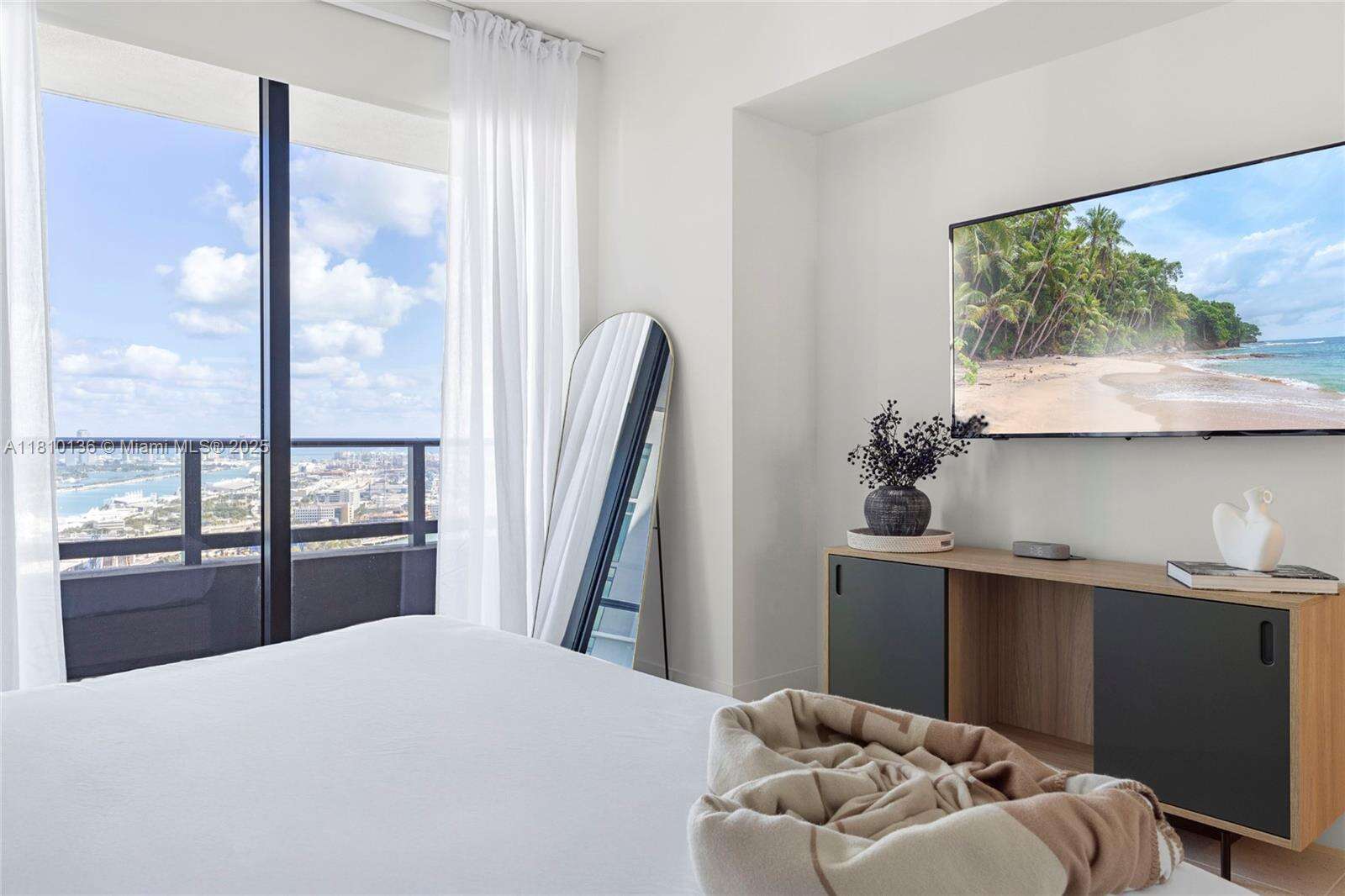 Natiivo | Gale Miami at 159 6 St, Miami, FL 33132 - For Rent photo 27