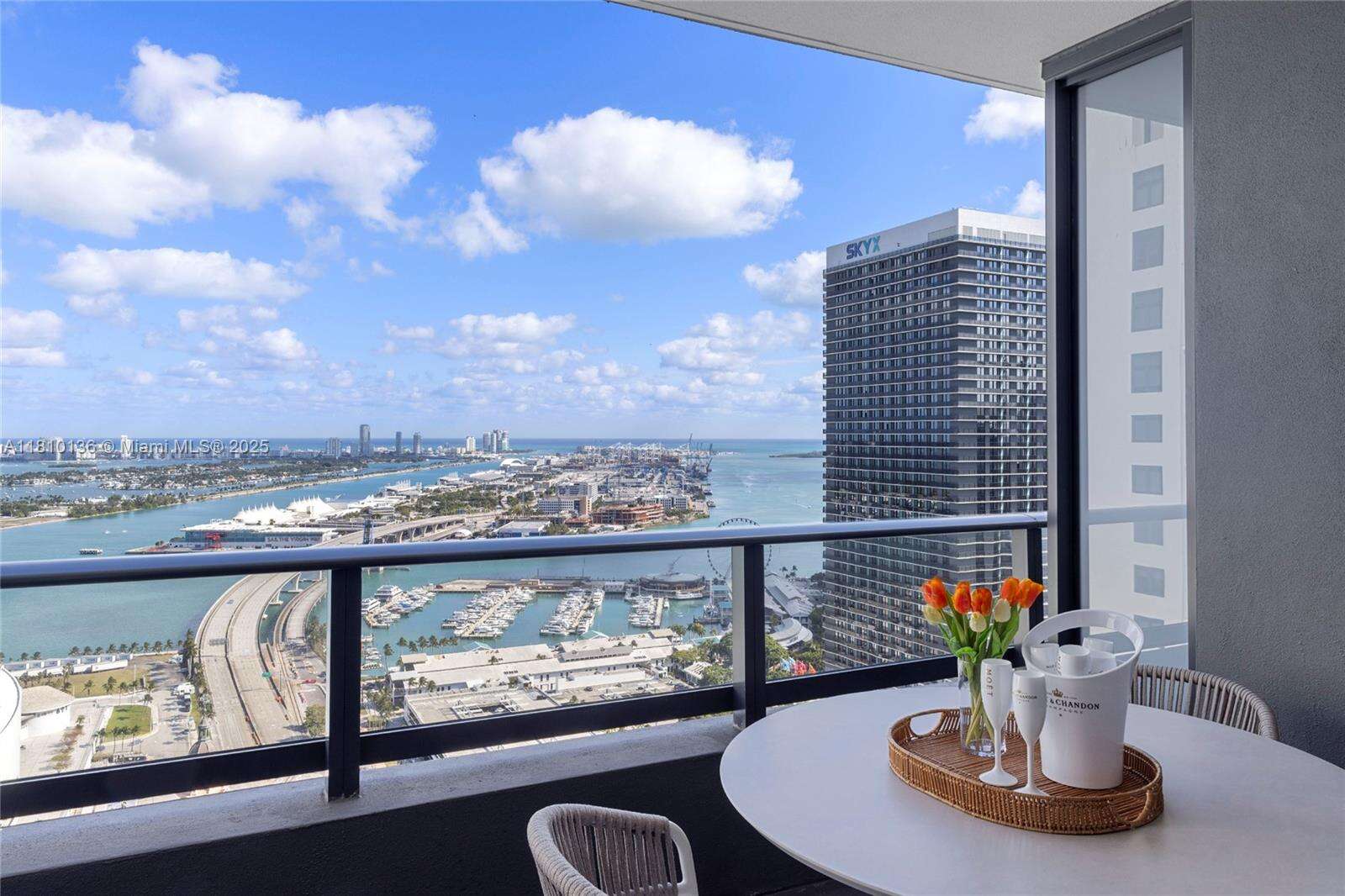 Natiivo | Gale Miami at 159 6 St, Miami, FL 33132 - For Rent photo 4