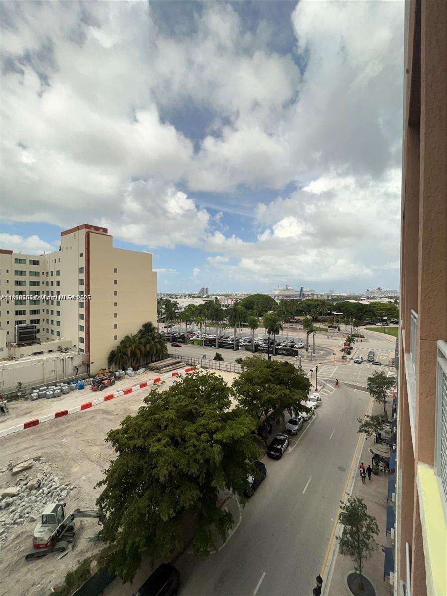 Vizcayne North at 244 Biscayne Blvd, Miami, FL 33132 - For Rent photo 3