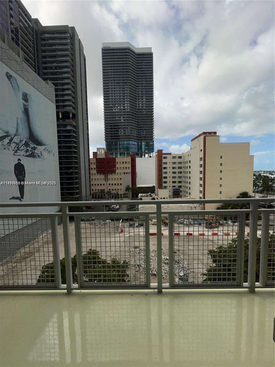 Vizcayne North at 244 Biscayne Blvd, Miami, FL 33132 - For Rent photo 5