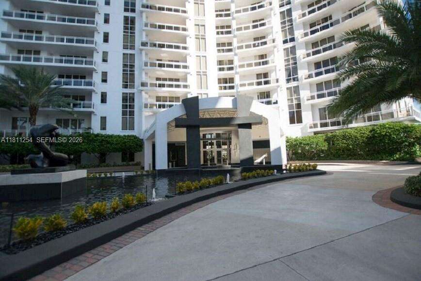 Carbonell at 901 Brickell Key Blvd, Miami, FL 33131 - For Rent photo 3