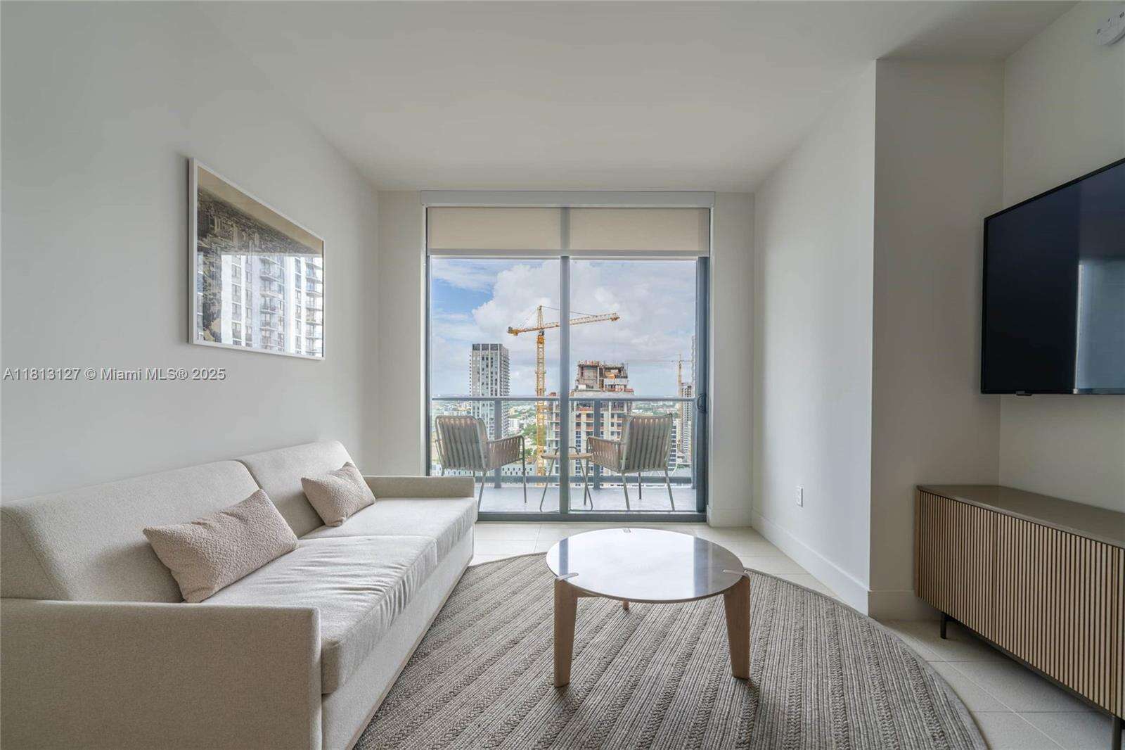 Natiivo | Gale Miami at 159 6th St, Miami, FL 33132 - For Rent photo 14