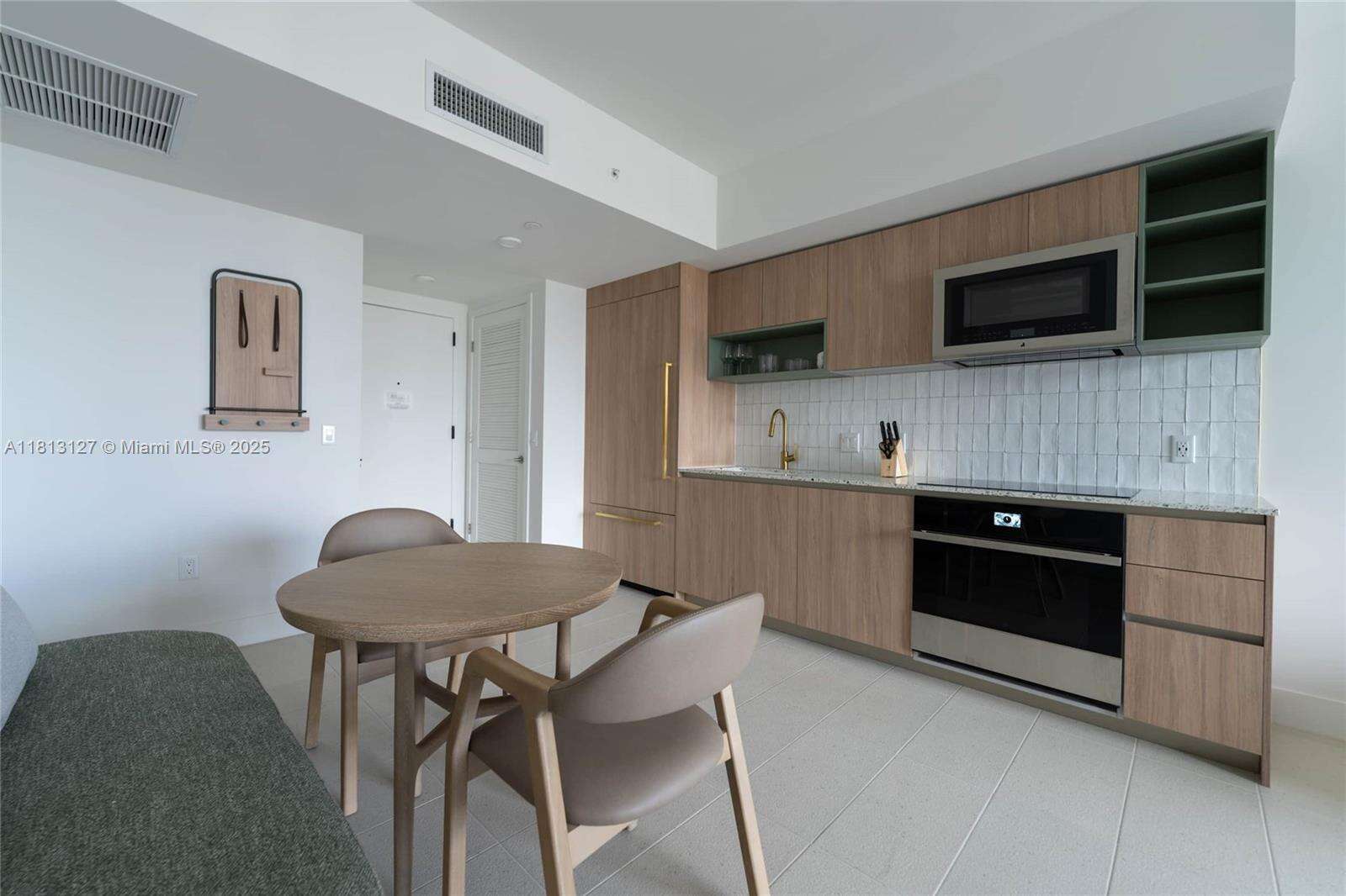 Natiivo | Gale Miami at 159 6th St, Miami, FL 33132 - For Rent photo 16