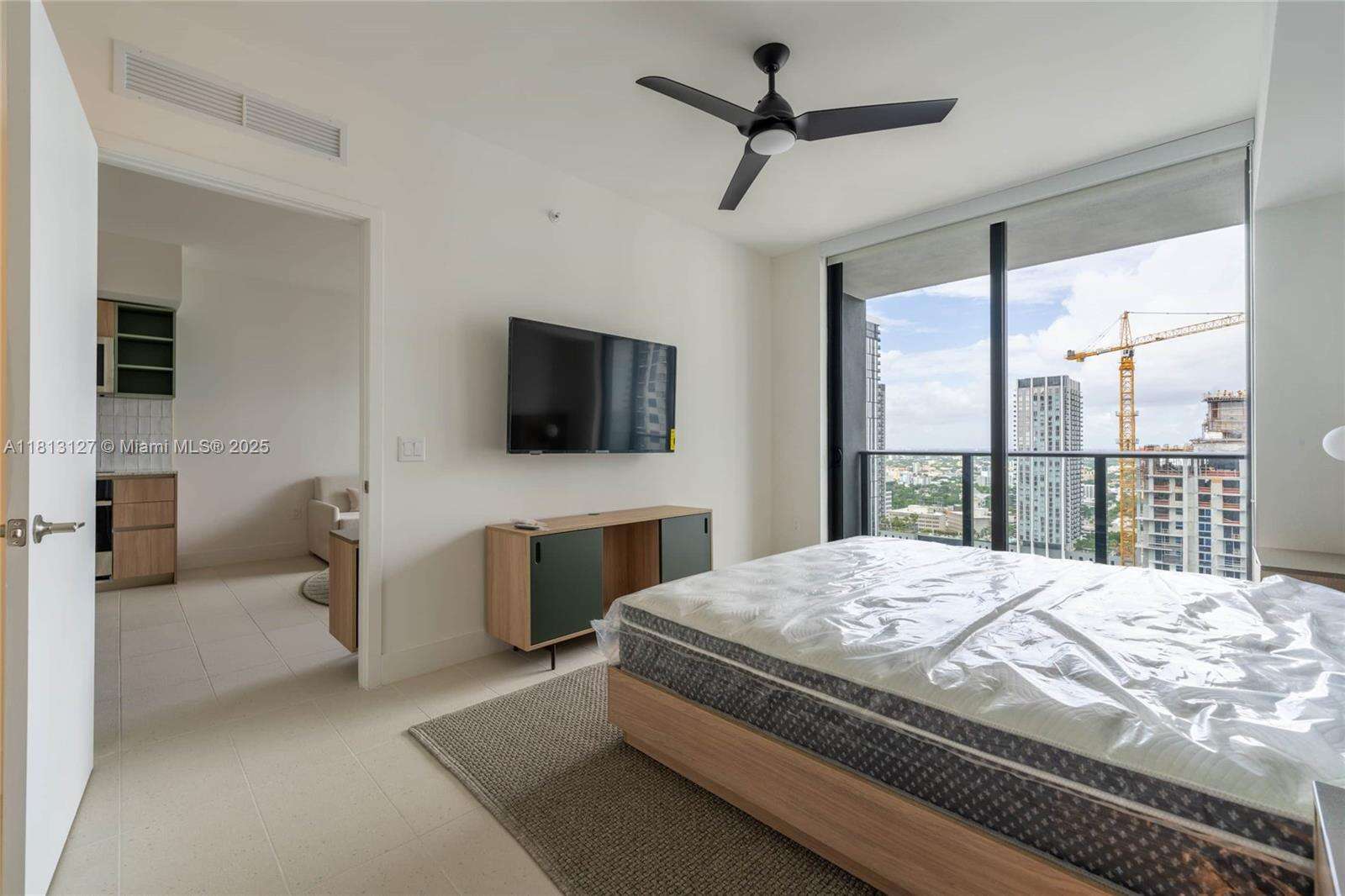 Natiivo | Gale Miami at 159 6th St, Miami, FL 33132 - For Rent photo 19