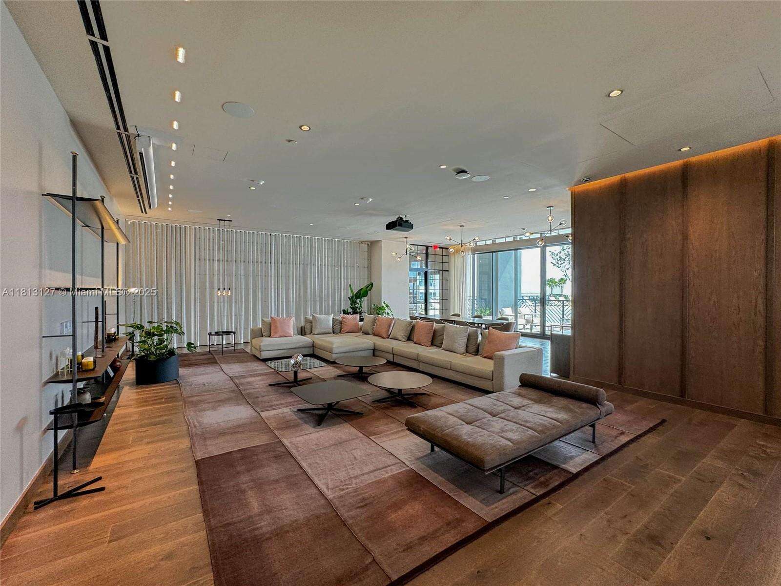 Natiivo | Gale Miami at 159 6th St, Miami, FL 33132 - For Rent photo 30