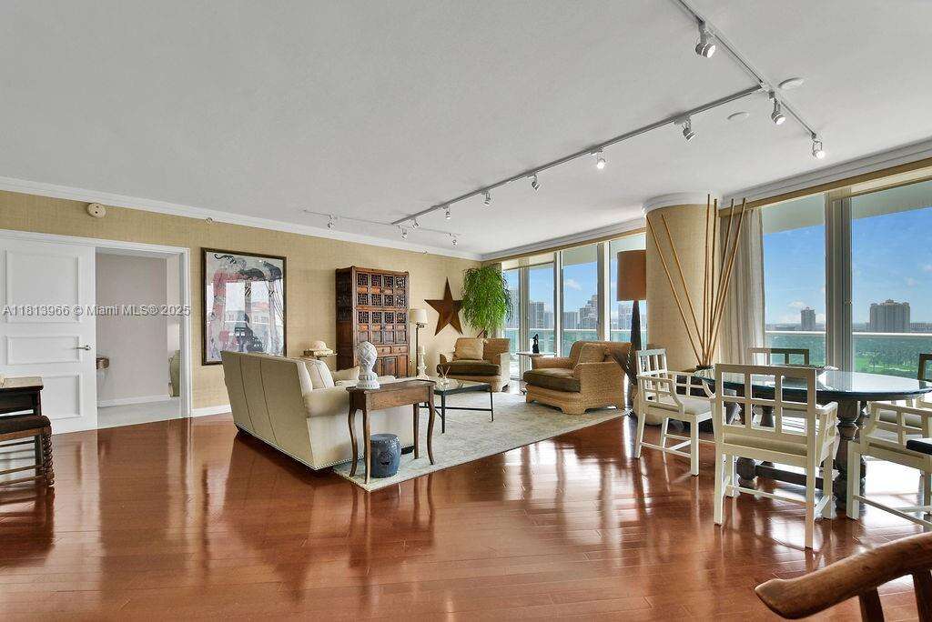 Porto Vita South at 19955 38 Ct, Aventura, FL 33180 - For Rent photo 2