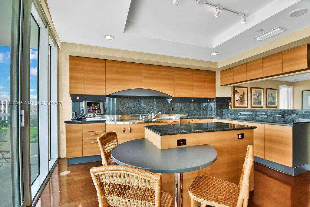 Porto Vita South at 19955 38 Ct, Aventura, FL 33180 - For Rent photo 15