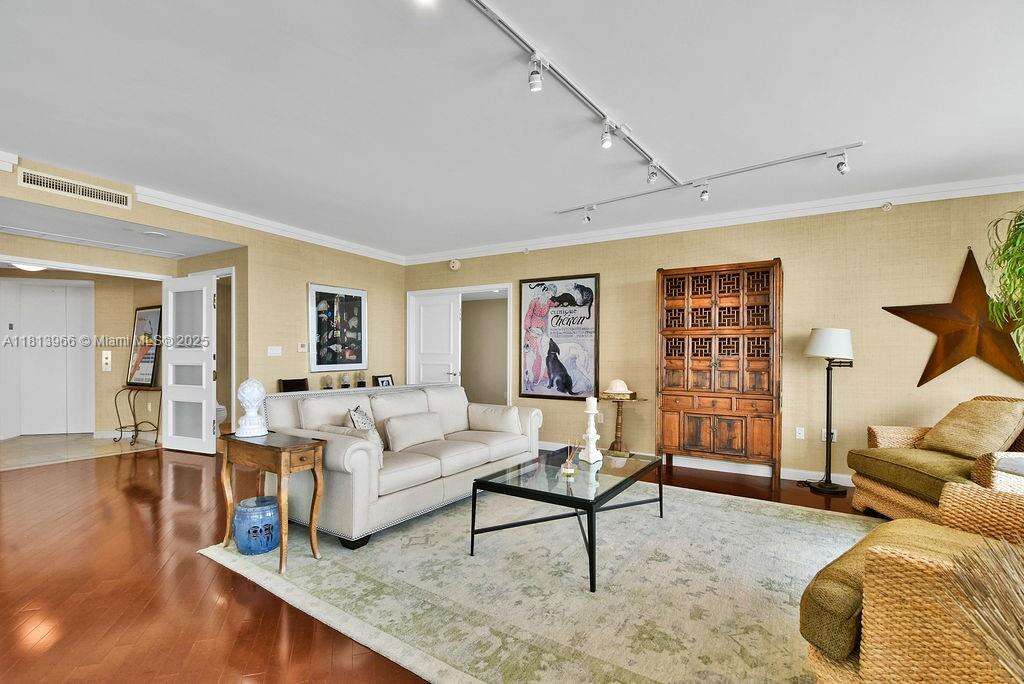 Porto Vita South at 19955 38 Ct, Aventura, FL 33180 - For Rent photo 10