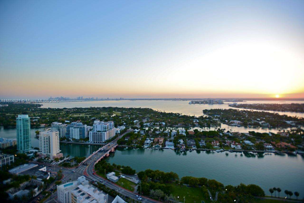 Akoya at 6365 Collins Ave, Miami Beach, FL 33141 - For Rent photo 15