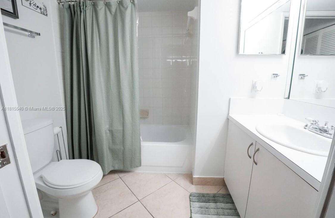 The Yacht Club At Aventura at 19601 Country Club Drive, Aventura, FL 33180 - For Rent photo 12