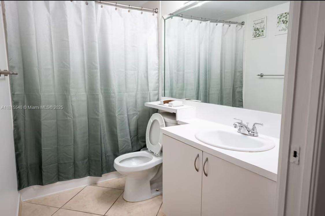 The Yacht Club At Aventura at 19601 Country Club Drive, Aventura, FL 33180 - For Rent photo 17