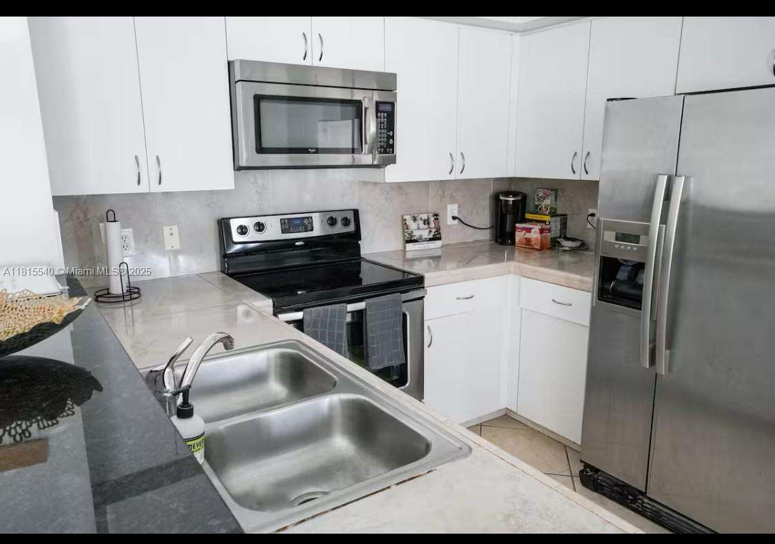 The Yacht Club At Aventura at 19601 Country Club Drive, Aventura, FL 33180 - For Rent photo 3
