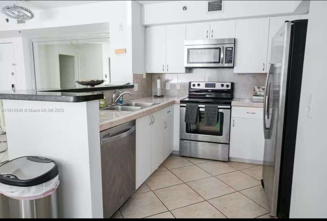 The Yacht Club At Aventura at 19601 Country Club Drive, Aventura, FL 33180 - For Rent photo 4