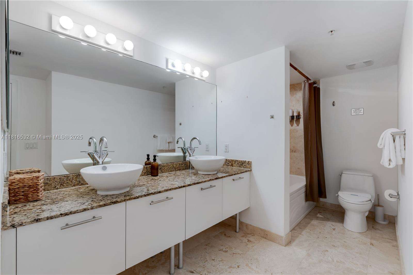 Brickell On The River at 41 5 St, Miami, FL 33131 - For Rent photo 19