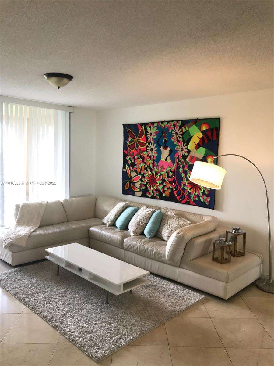 The Yacht Club At Aventura at 19801 Country Club Dr, Aventura, FL 33180 - For Rent photo 2