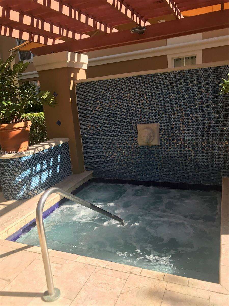 The Yacht Club At Aventura at 19801 Country Club Dr, Aventura, FL 33180 - For Rent photo 16