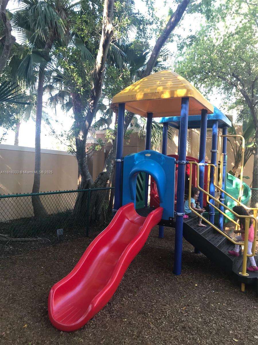 The Yacht Club At Aventura at 19801 Country Club Dr, Aventura, FL 33180 - For Rent photo 21