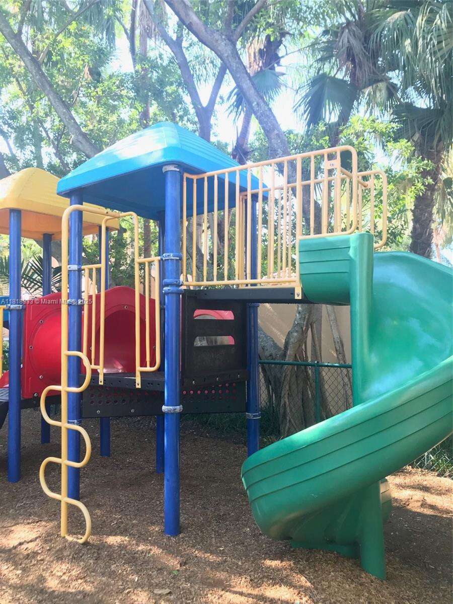 The Yacht Club At Aventura at 19801 Country Club Dr, Aventura, FL 33180 - For Rent photo 22
