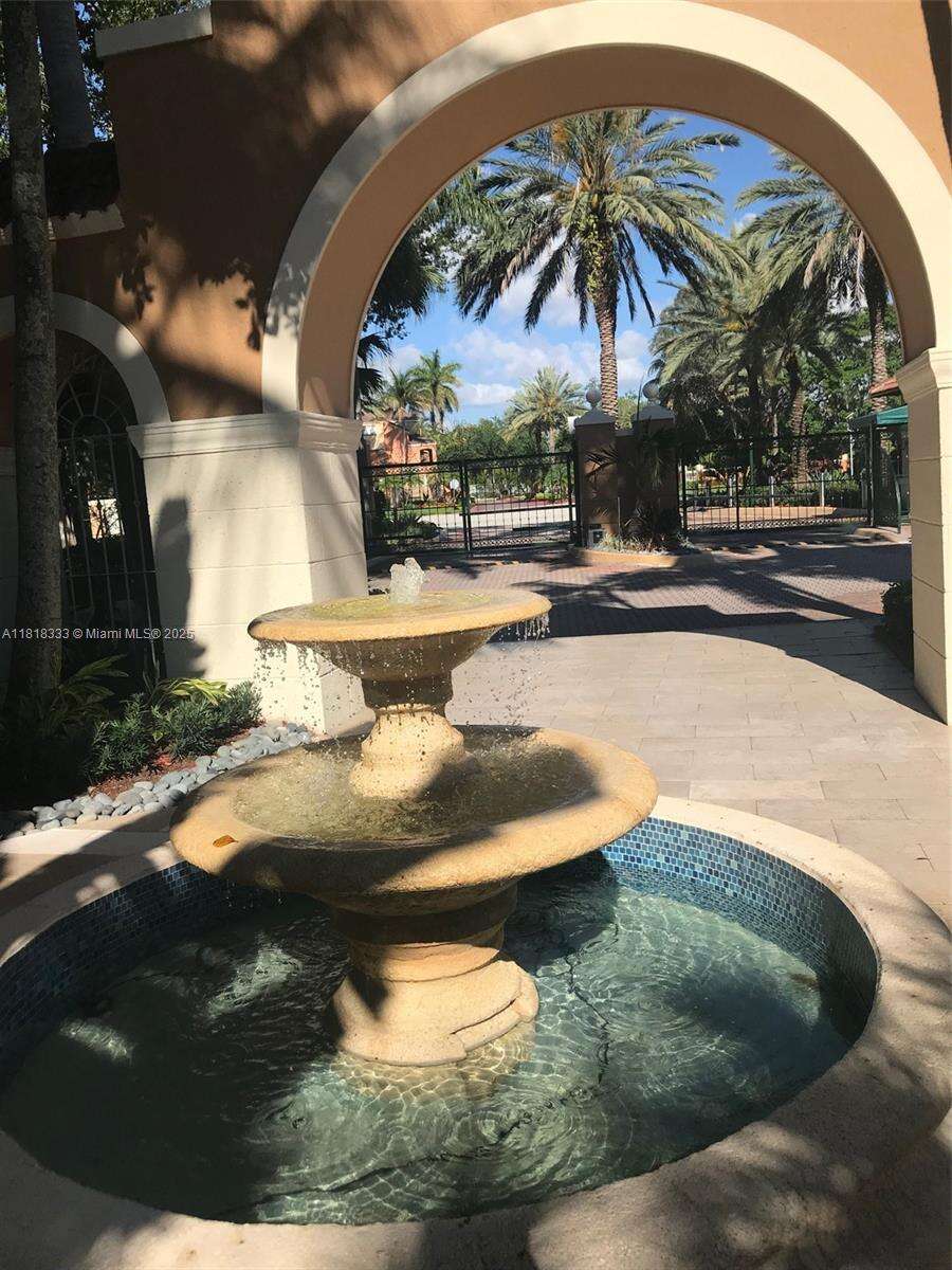 The Yacht Club At Aventura at 19801 Country Club Dr, Aventura, FL 33180 - For Rent photo 25