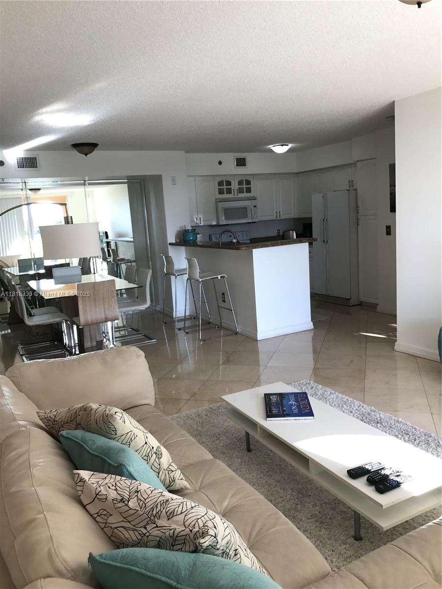 The Yacht Club At Aventura at 19801 Country Club Dr, Aventura, FL 33180 - For Rent photo 4