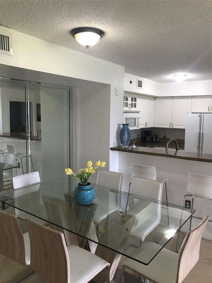 The Yacht Club At Aventura at 19801 Country Club Dr, Aventura, FL 33180 - For Rent photo 6