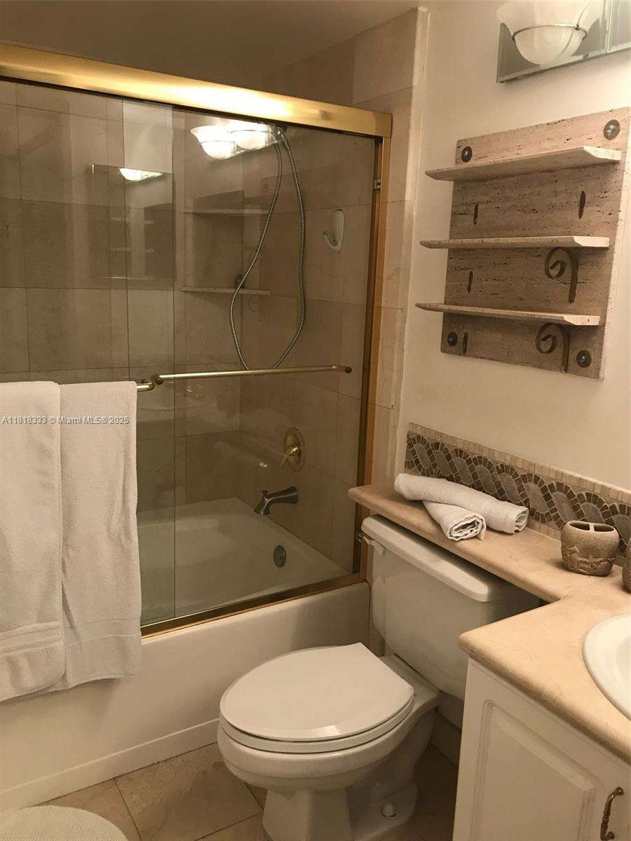 The Yacht Club At Aventura at 19801 Country Club Dr, Aventura, FL 33180 - For Rent photo 10