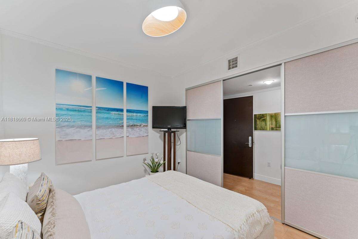 The Beach Club Two at 1830 Ocean Dr, Hallandale Beach, FL 33009 - For Rent photo 16
