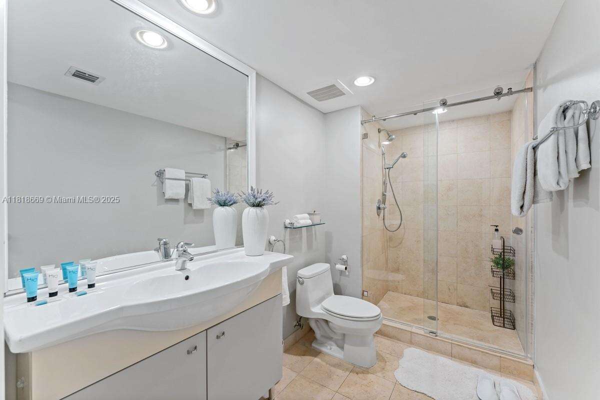 The Beach Club Two at 1830 Ocean Dr, Hallandale Beach, FL 33009 - For Rent photo 17