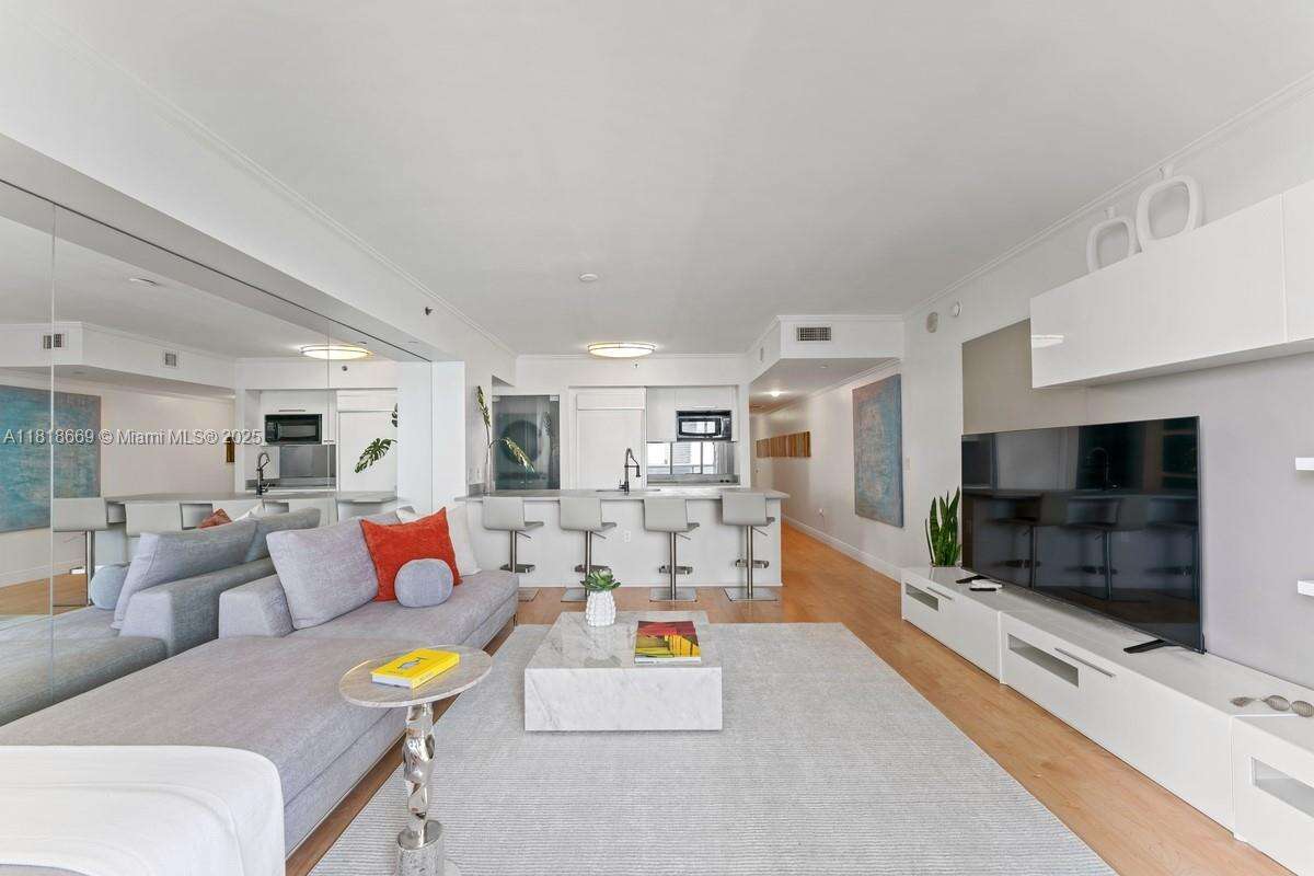 The Beach Club Two at 1830 Ocean Dr, Hallandale Beach, FL 33009 - For Rent photo 10
