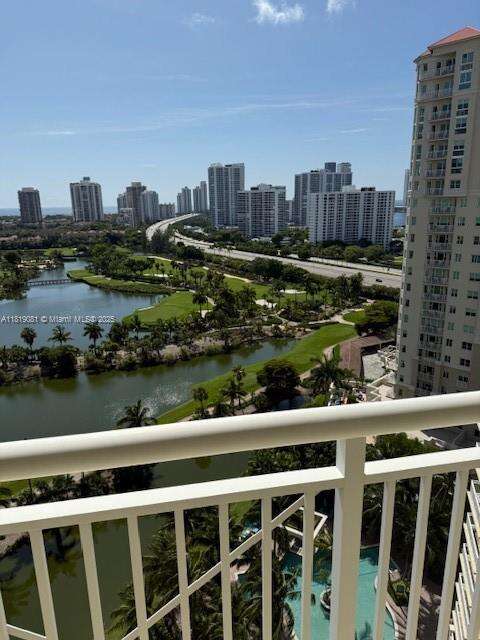 Turnberry On The Green at 19501 Country Club Dr, Aventura, FL 33180 - For Rent photo 17